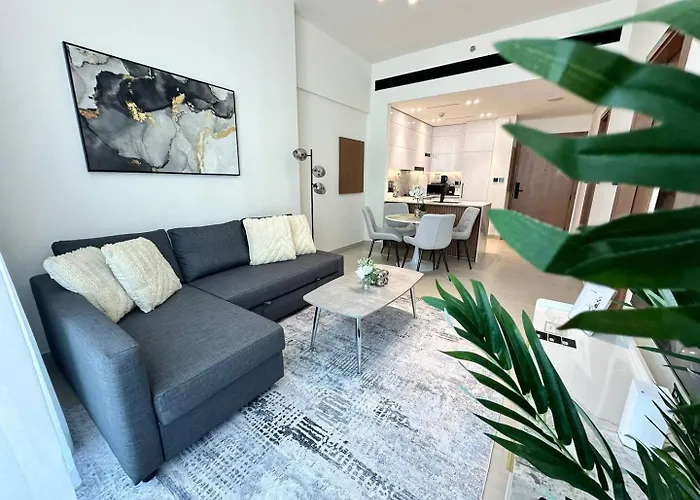 Cozy Modern 1-Bedroom In Jvc